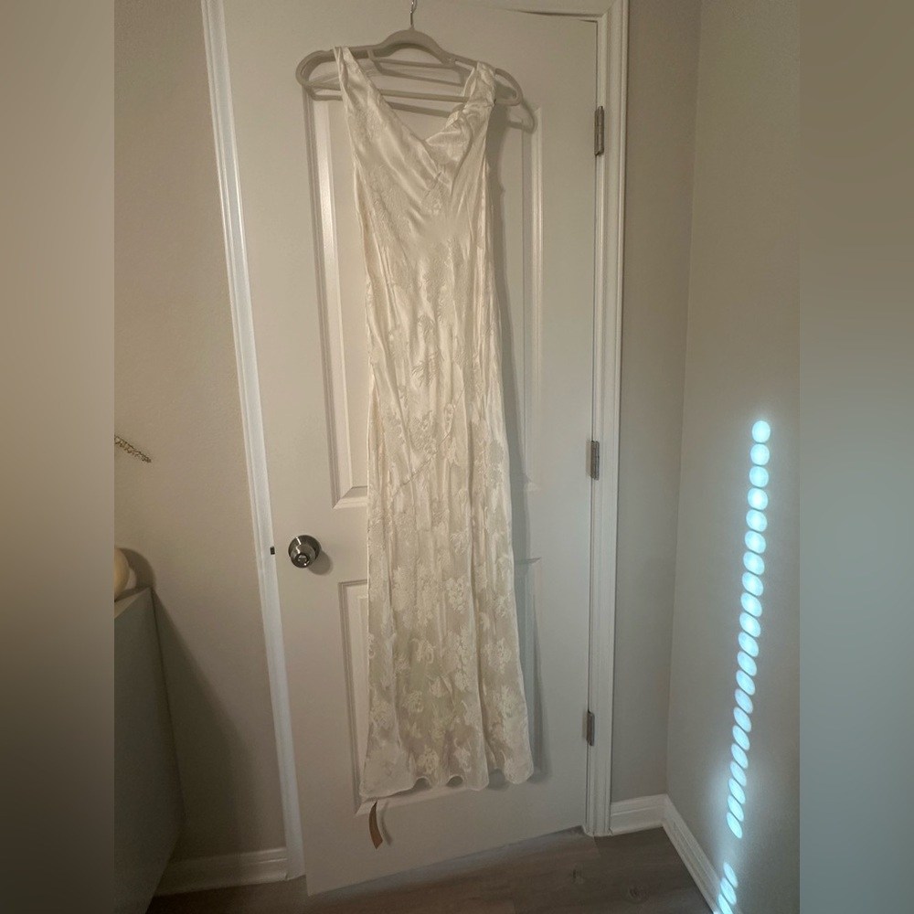 Reformation Ailsa Silk Jacquard Wedding Dress - Picture 5 of 7